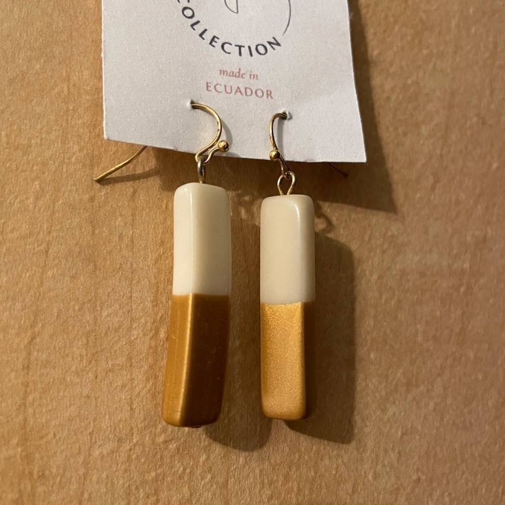Earrings - Picture 2 of 3